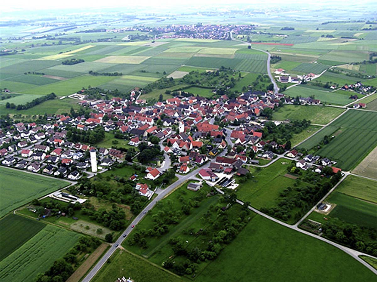 Panorama von Asselfingen - im Hintergrund ist die Nachbargemeinde Rammingen zu sehen