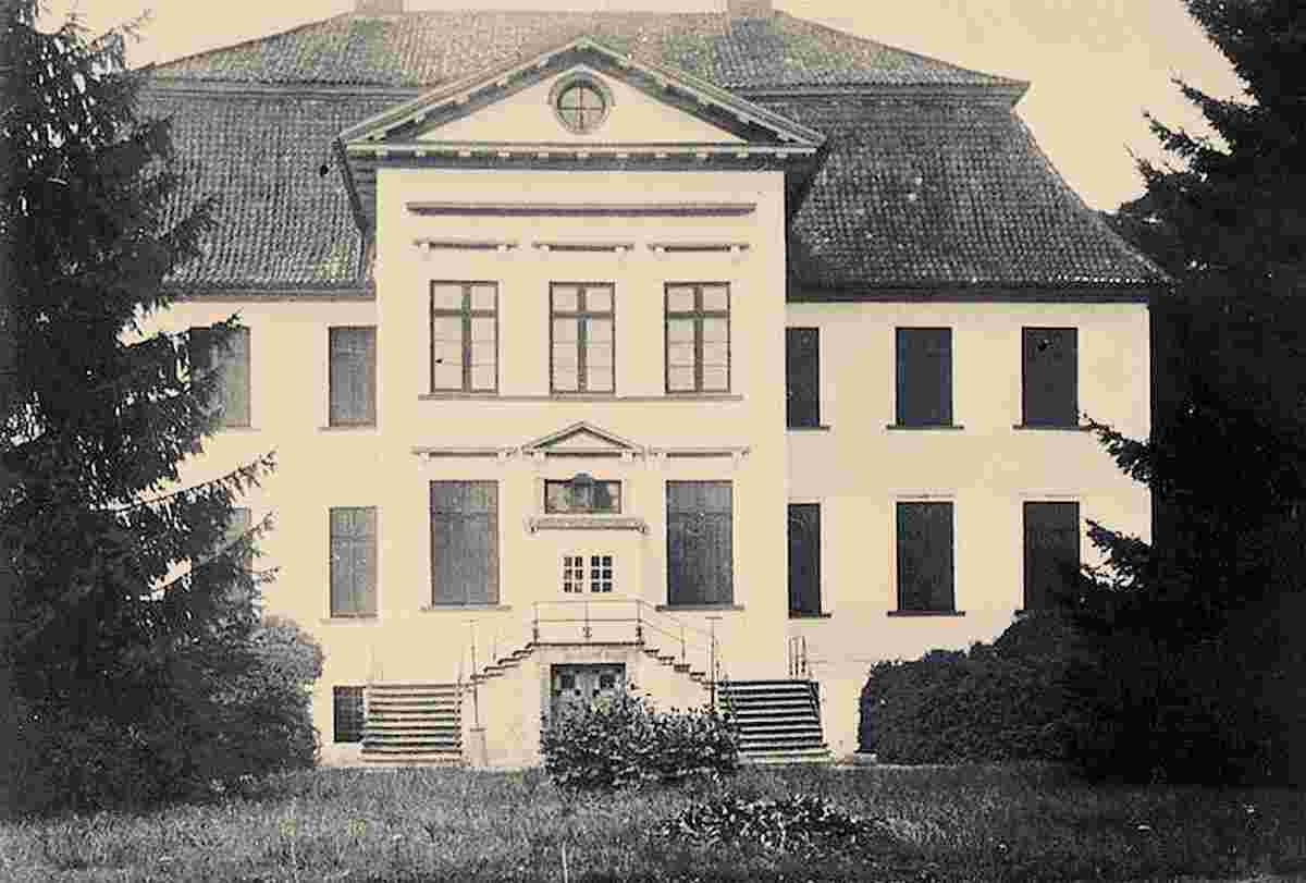 Altenkrempe. Blick zum Gut Hasselburg, Herrenhaus, 1900