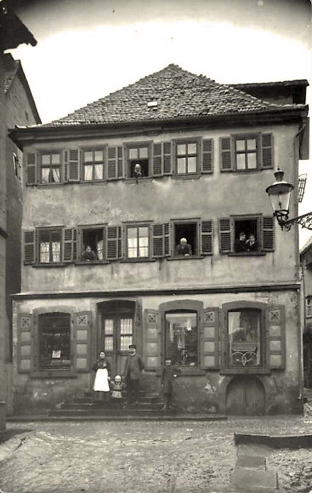 Buchen (Odenwald). Wohnhaus mit Geschäft