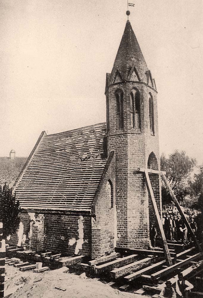 Brandenburg an der Havel. Die 'Verrückte Kapelle' (St Jakob) während der Umsetzung 1892