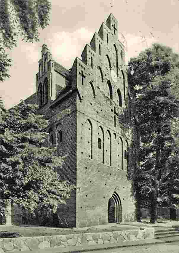 Brüel. Die frühgotische Pfarrkirche