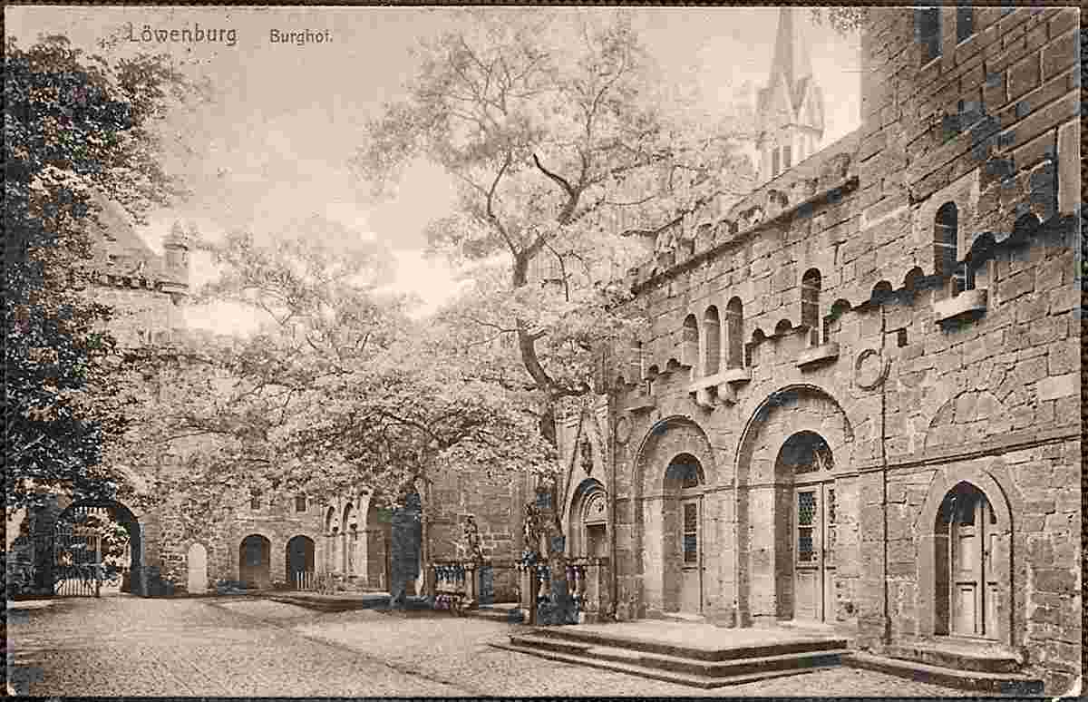 Bad Honnef. Löwenburg, Burghof um 1910
