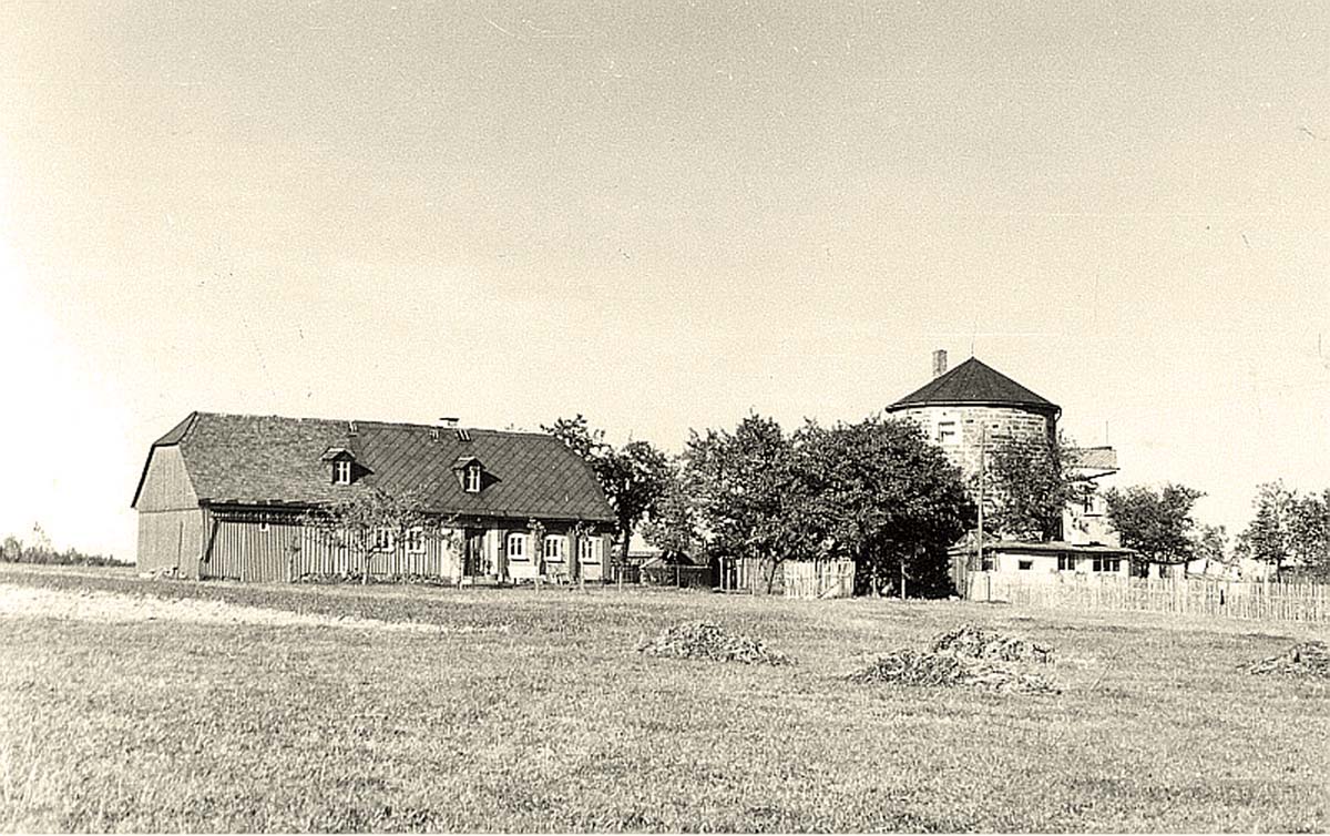 Beiersdorf. Windmühlengehöft mit Turmholländer, 1964