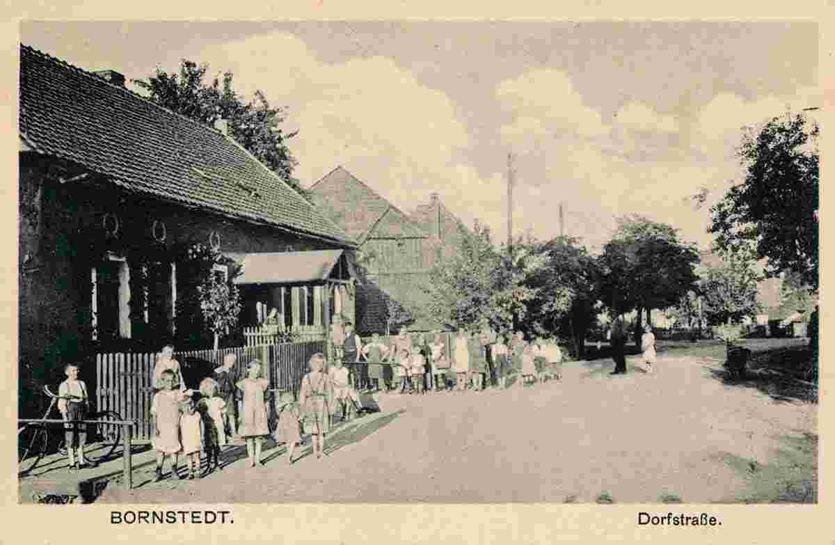 Bornstedt. Dorfstraße, Kinder