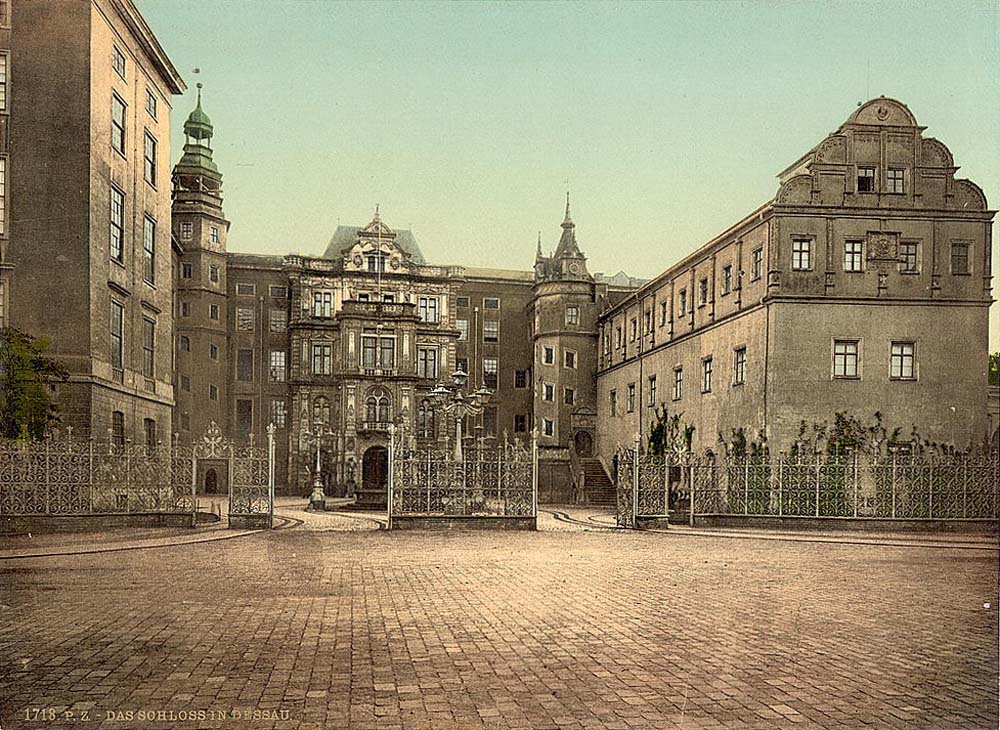 Dessau-Roßlau. Herzogliche Schloß, um 1890