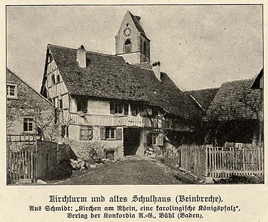 Efringen-Kirchen. Kirchen - Kirchturm und altes Schulhaus
