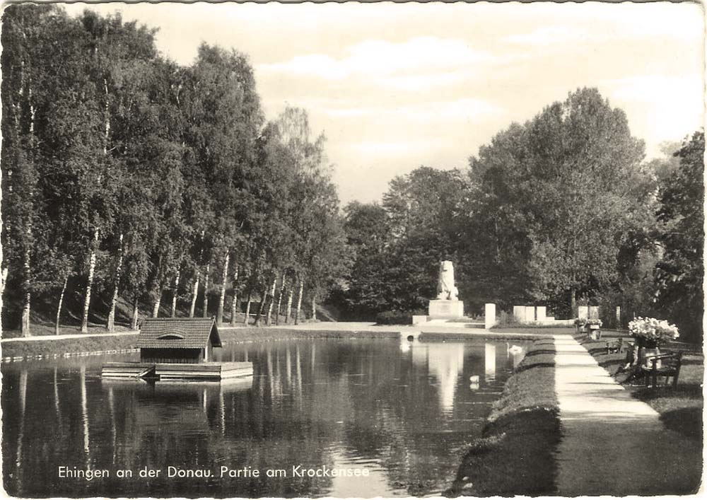 Ehingen (Donau). Kriegerdenkmal und Krockensee mit Gänsen