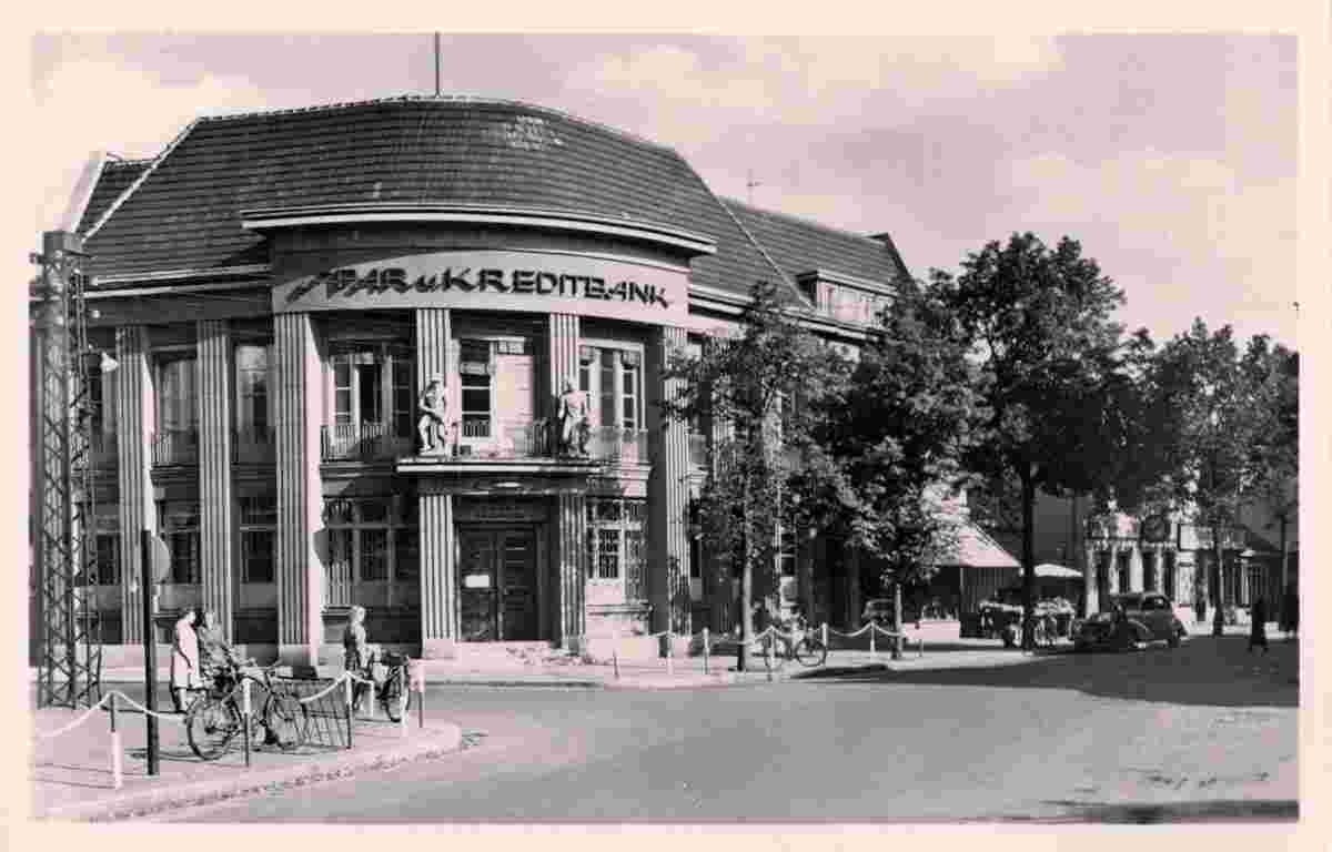 Falkensee. Straße des Friedens mit Spar- und Kreditbank, 1959