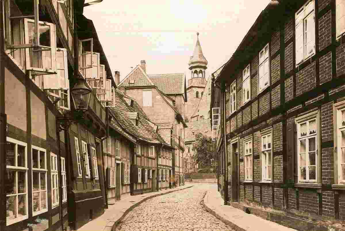 Frankenberg. Blick durch die Peterstraße auf die Frankenberger Kirche, 1931