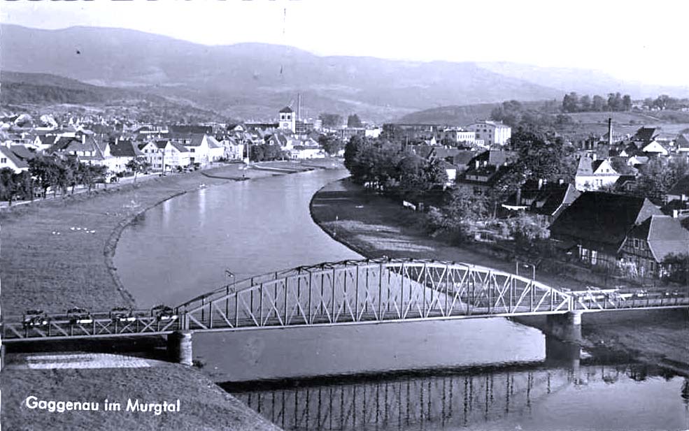 Gaggenau. Panorama der Stadt und Brücke