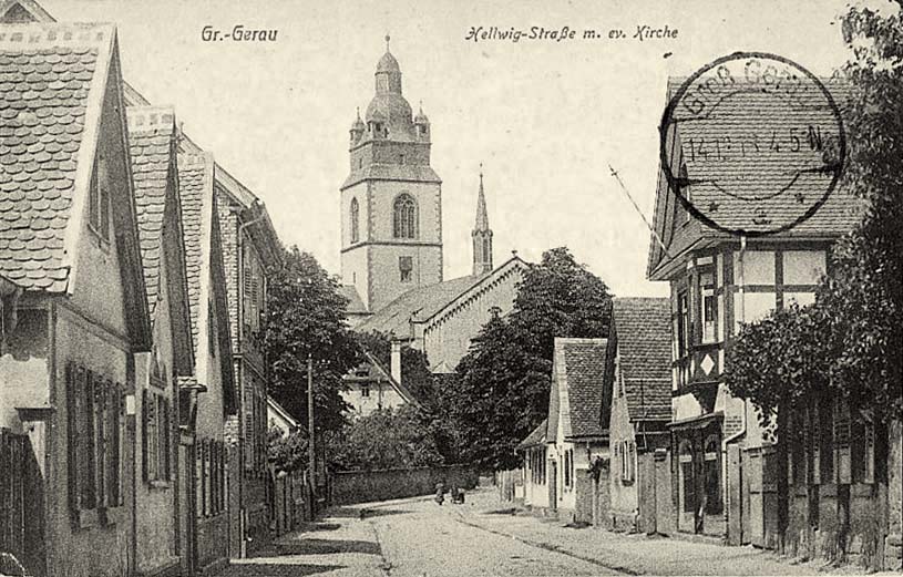 Groß-Gerau. Hellwig Straße mit Evangelische Kirche