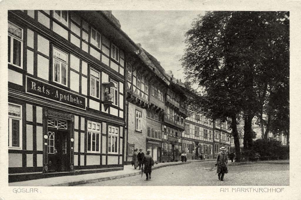 Goslar. Am Marktkirchhof, Bats-Apotheke