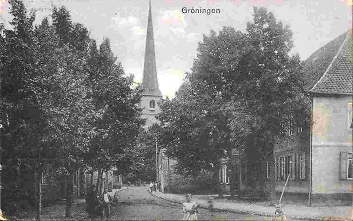Gröningen. Straßenparty mit Kindern und Kirche