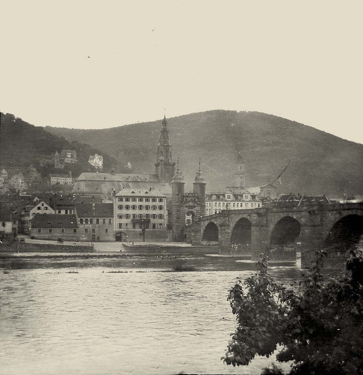Heidelberg. Karl-Theodor-Brücke über fluss Neckar, 1906