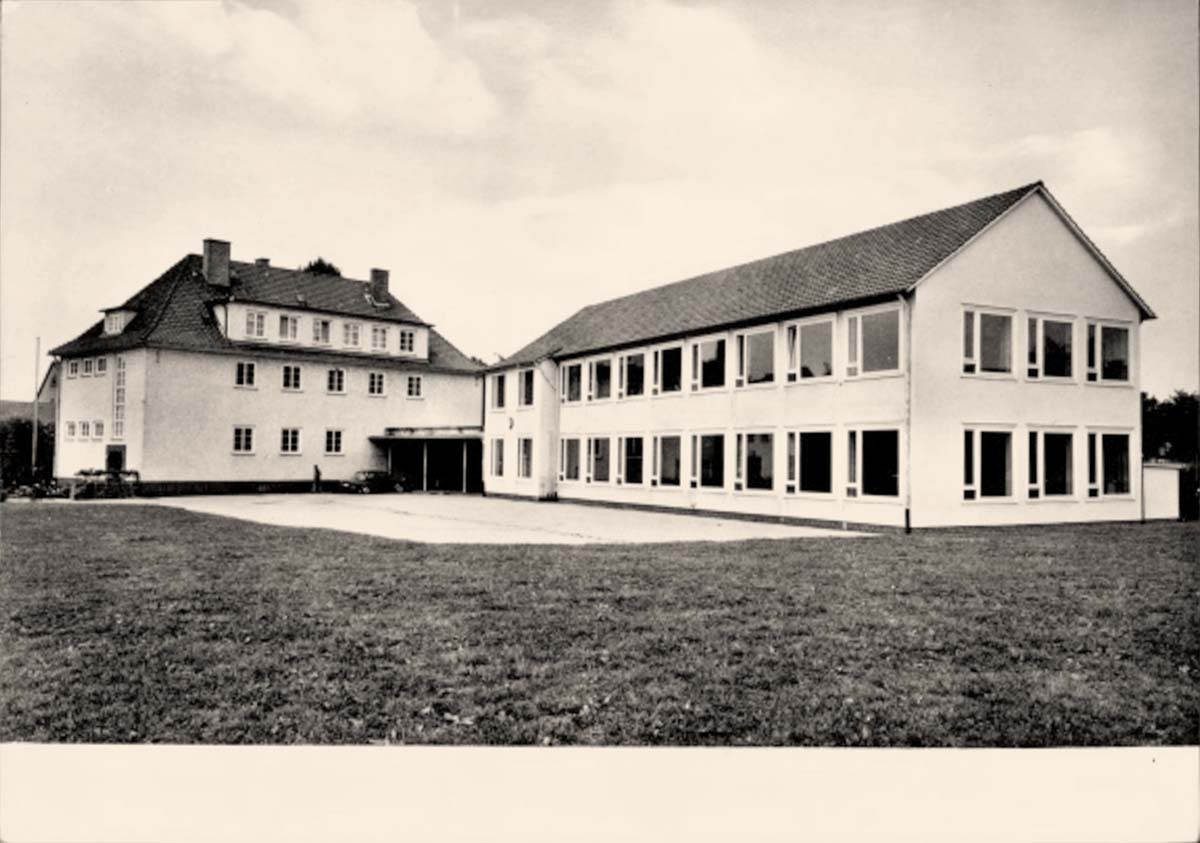 Hille. Schule, 1974