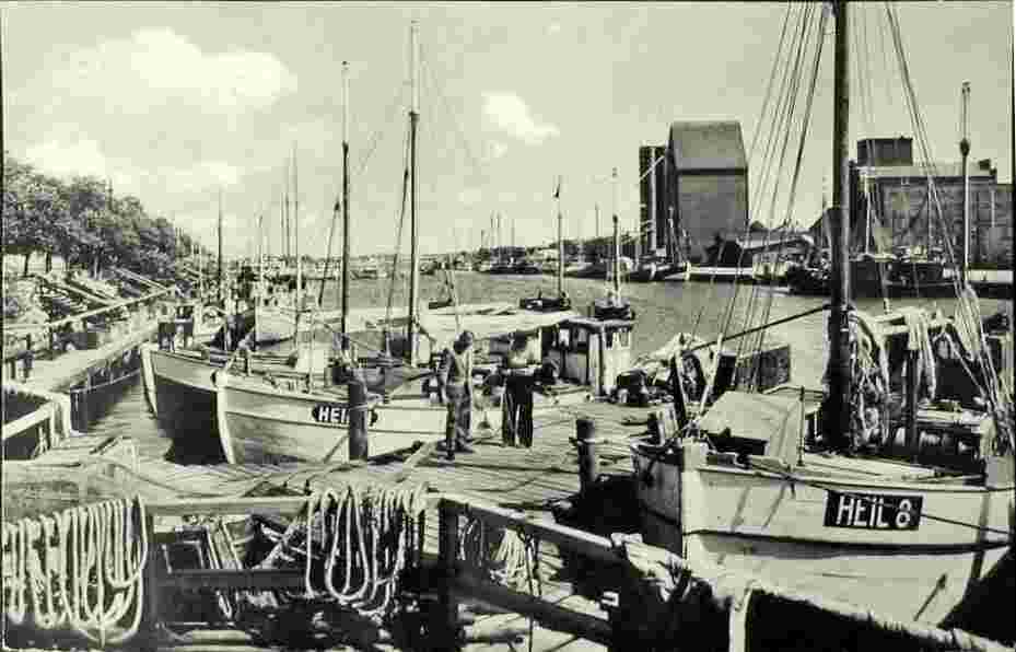 Heiligenhafen. Hafen, 1964