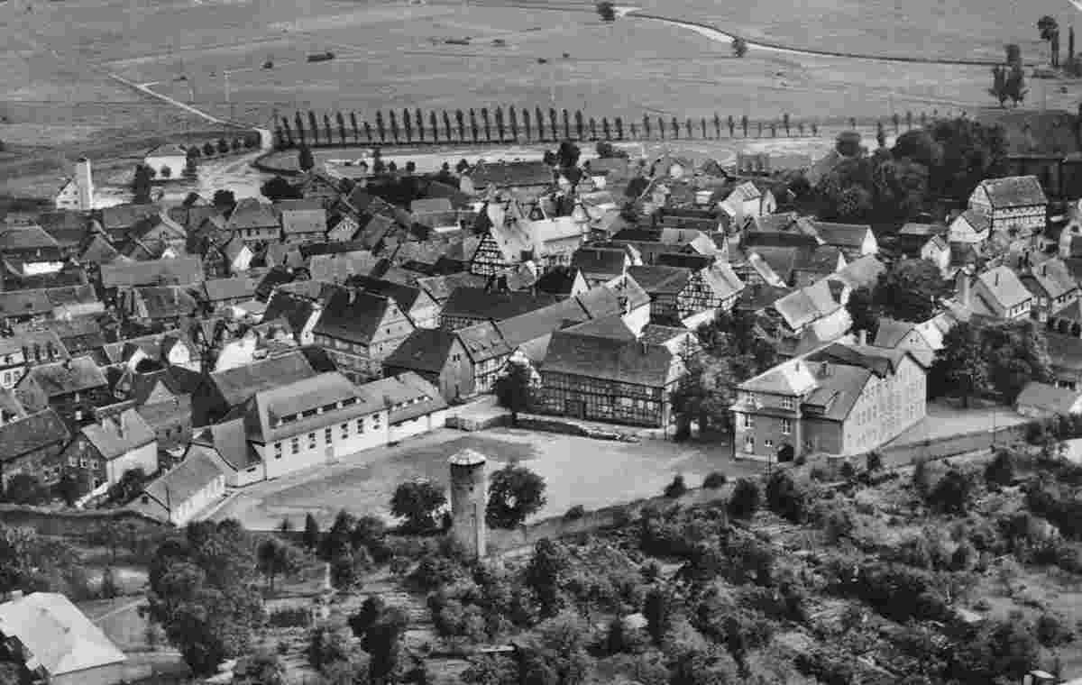 Kirchhain. Volksschule, Stadtmauer mit Hexenturm, 1963