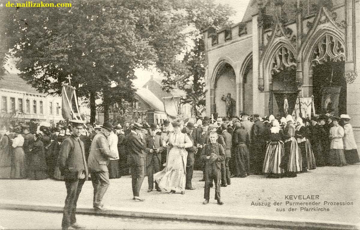 Kevelaer. Auszug der Purmerender Prozession aus der Pfarrkirche, 1909