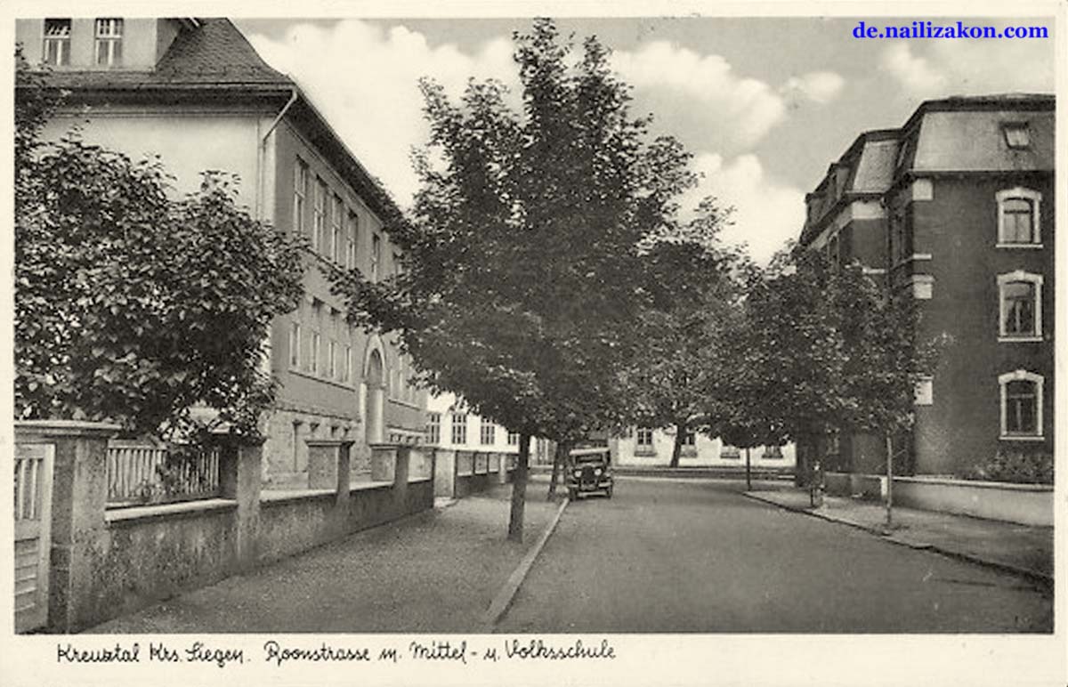 Kreuztal. Roonstraße mit Mittel- und Volksschule
