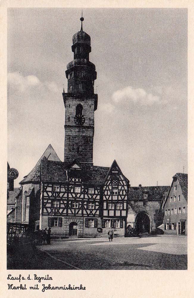 Lauf an der Pegnitz. Marktplatz mit Johanniskirche, 1944