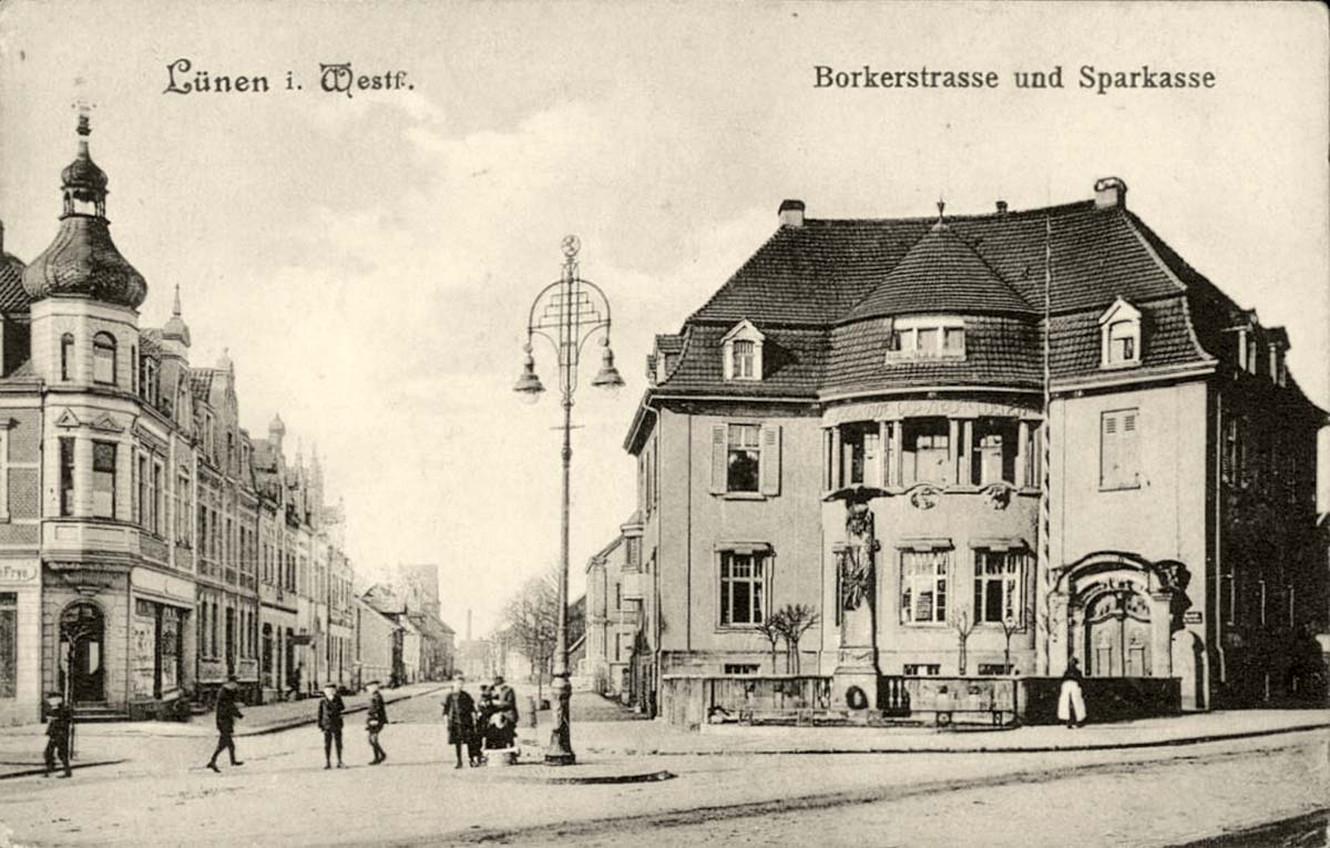 Lünen. Kriegerdenkmal und Sparkasse an Borker Straße, um 1910