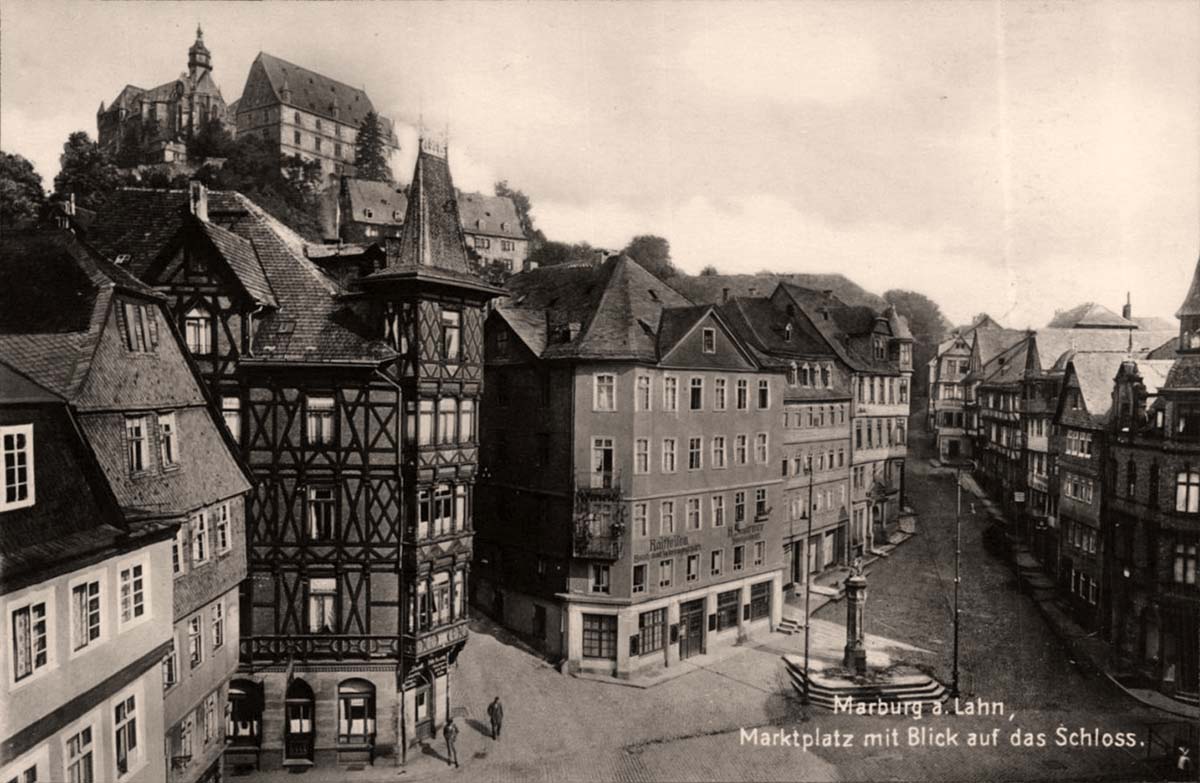 Marburg. Marktplatz mit Blick auf das Schloß
