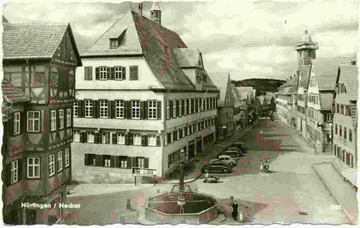 Nürtingen. Marktbrunnen und Straße, 1958