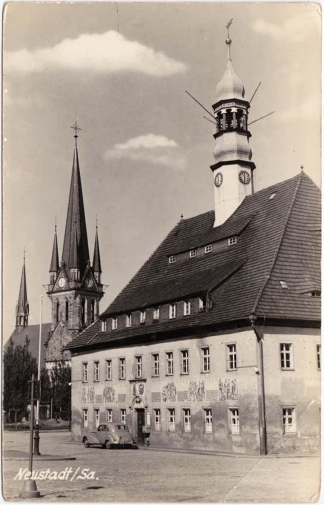 Neustadt in Sachsen. Rathaus und Jacobi Kirche, 1957
