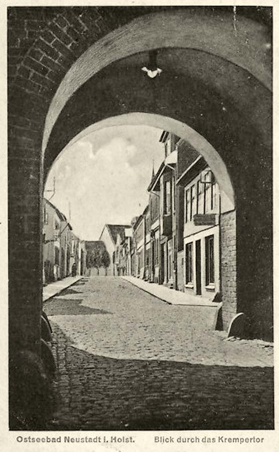 Neustadt in Holstein. Blick durch das Kremper Tor, 1926