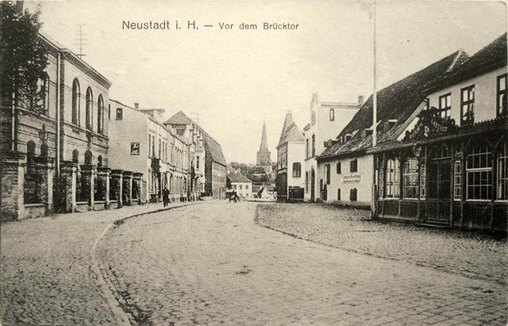 Neustadt in Holstein. Vor dem Brücktor, um 1910