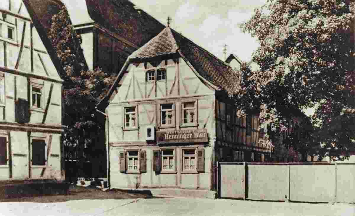 Obertshausen. Fachwerkhaus, in dem die Gaststätte 'Grüner Baum' ansässig war