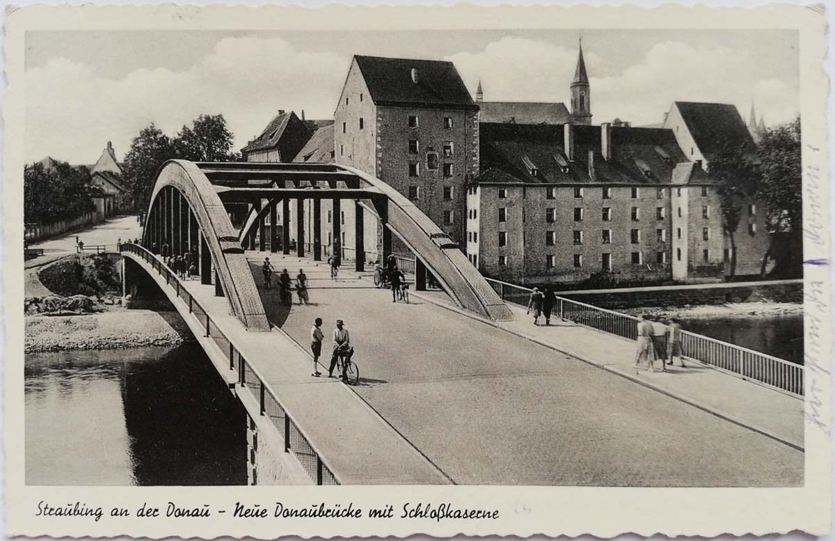 Straubing. Neue Donaubrücke mit Schloßkaserne, 1954