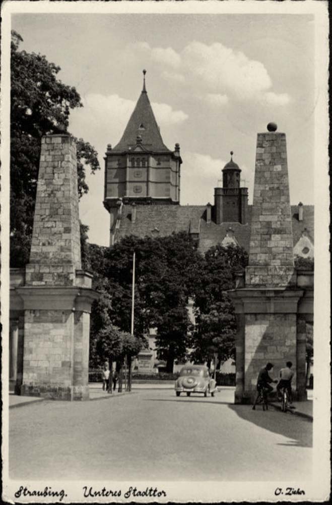 Straubing. Unteres Stadttor und Wasserturm, 1939