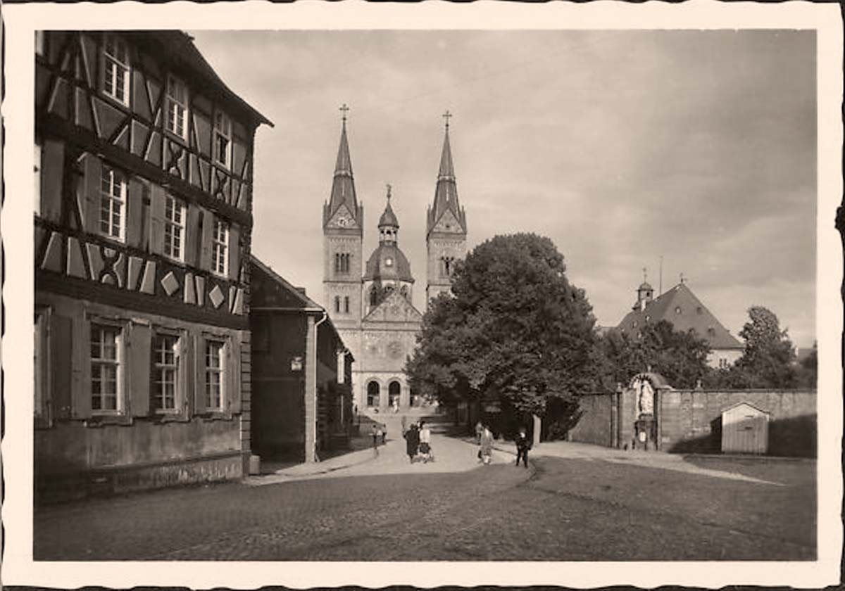 Seligenstadt. Progymnasium und Einhard-Basilika