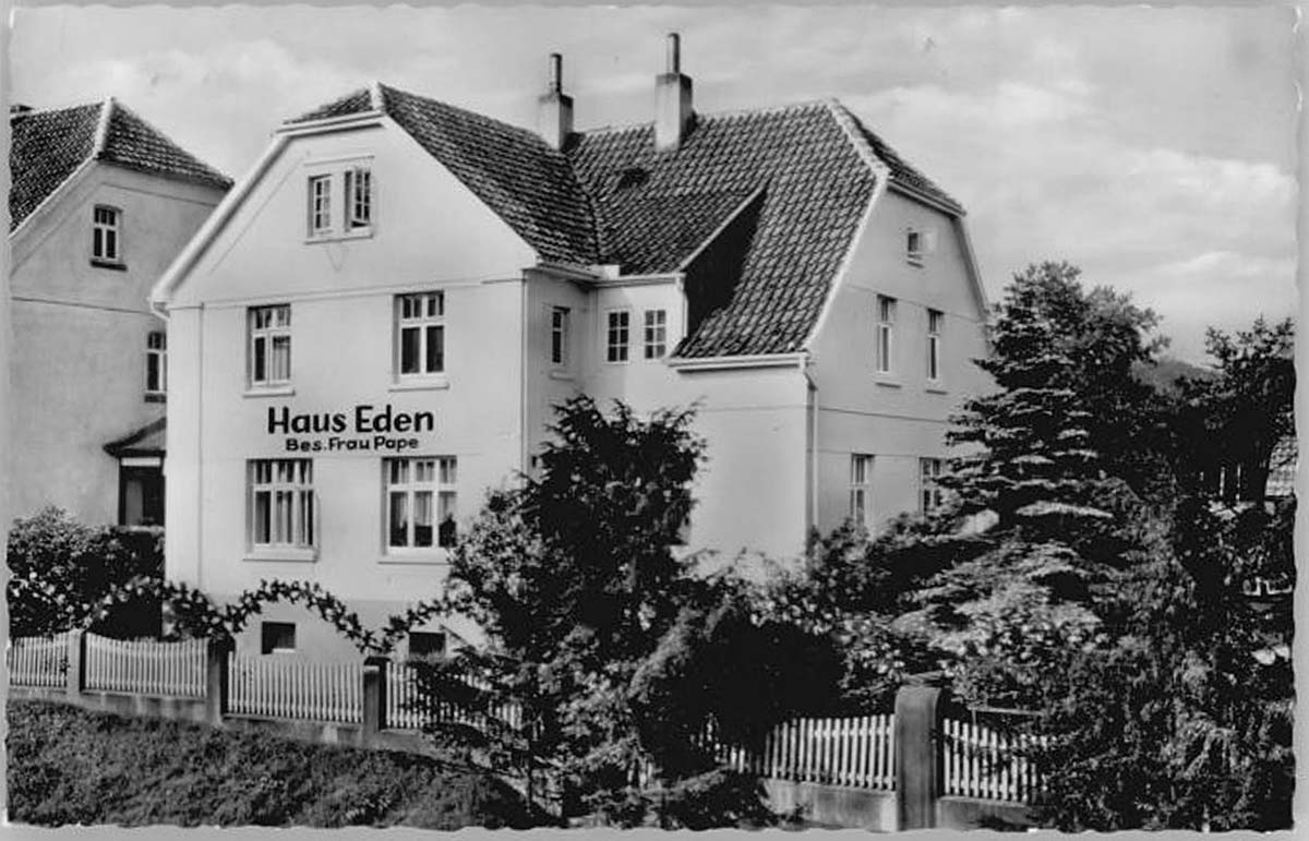 Schieder-Schwalenberg. Schieder - Haus Eden, Besitzer Frau Pape