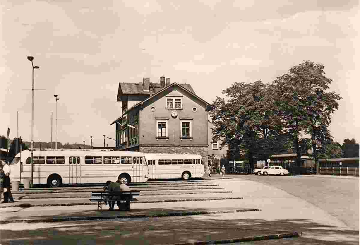 Schwarzenberg (Erzgeb). Bahnhof, Busbahnhof, um 1970