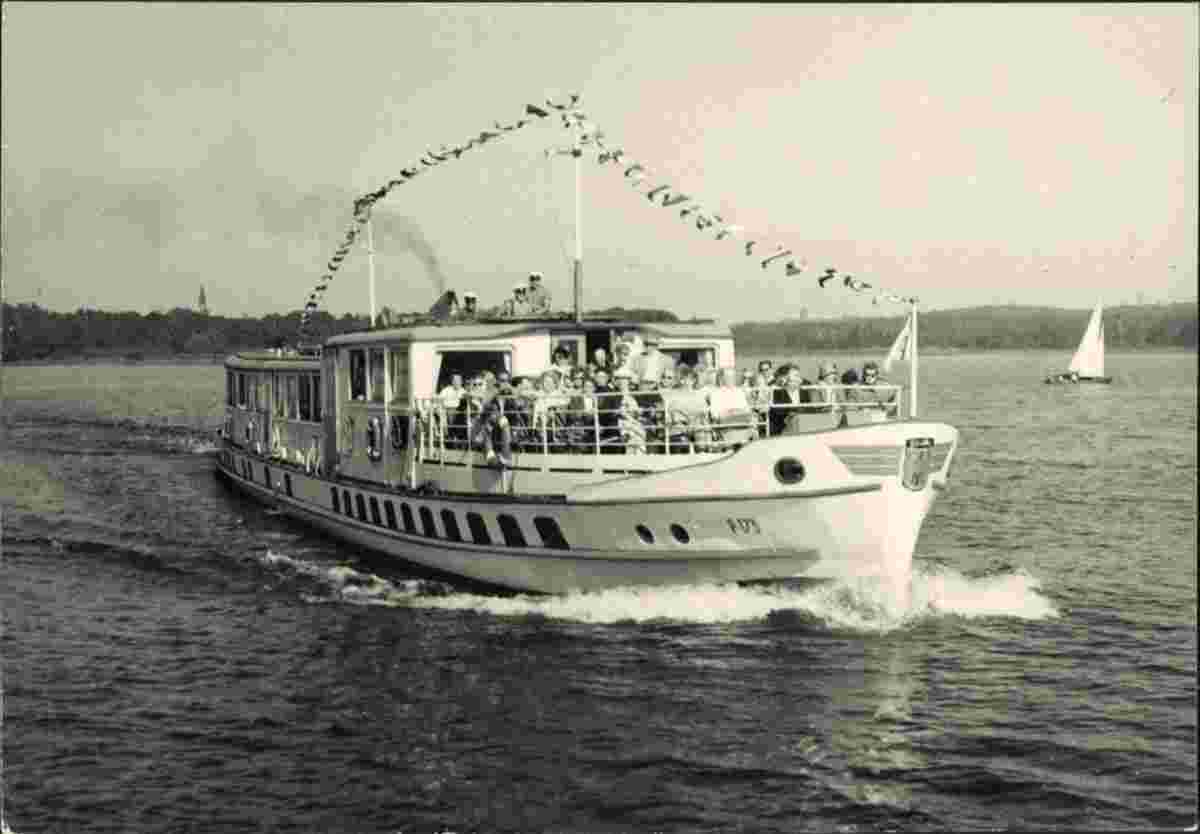 Templin. Fahrgastschiff am Templiner See, 1962