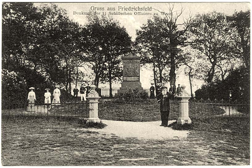 Voerde (Niederrhein). Friedrichsfeld - Denkmal der 11 Schillschen Offiziere zu Wesel
