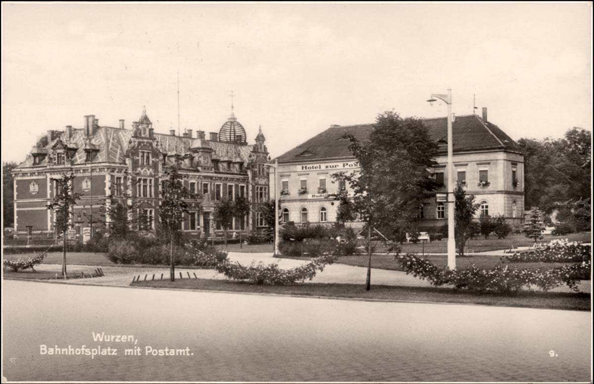 Wurzen. Bahnhofsplatz mit Postamt - Festschmuck, 1928