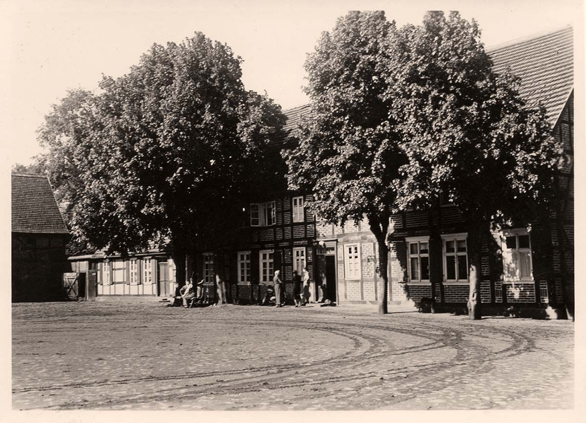 Werben (Elbe). Blick gegen einen Gebäudekomplex, 1939
