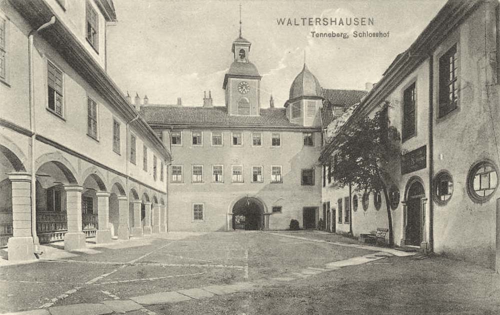 Waltershausen. Tenneberg, Schloßhof, 1910-20s