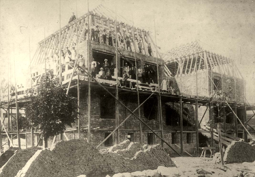 Errichtung der Glasfachschule Zwiesel im Jahr 1903