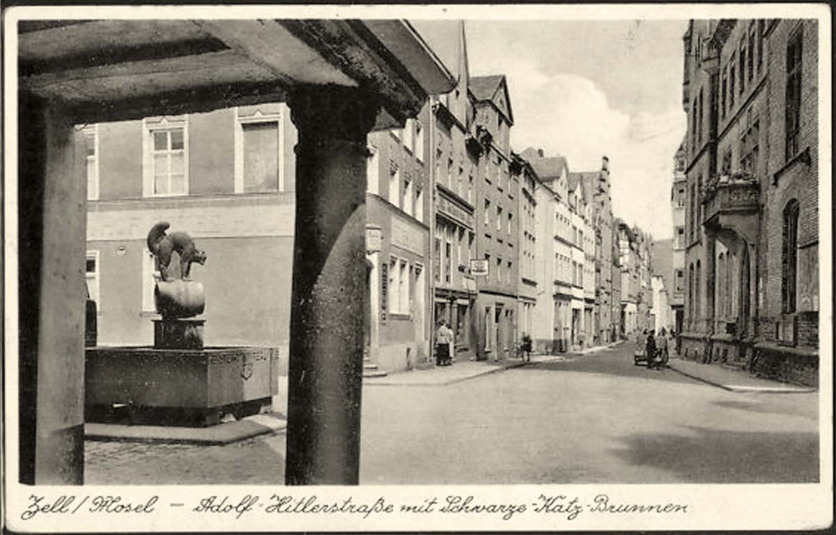 Zell (Mosel). Adolf-Hitler Straße mit 'Schwarze Katz' brunnen, 1940