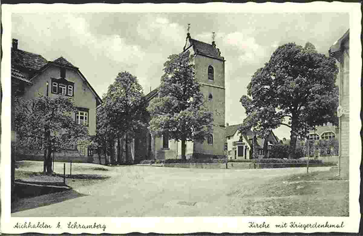 Aichhalden. Kirche mit Kriegerdenkmal, 1942