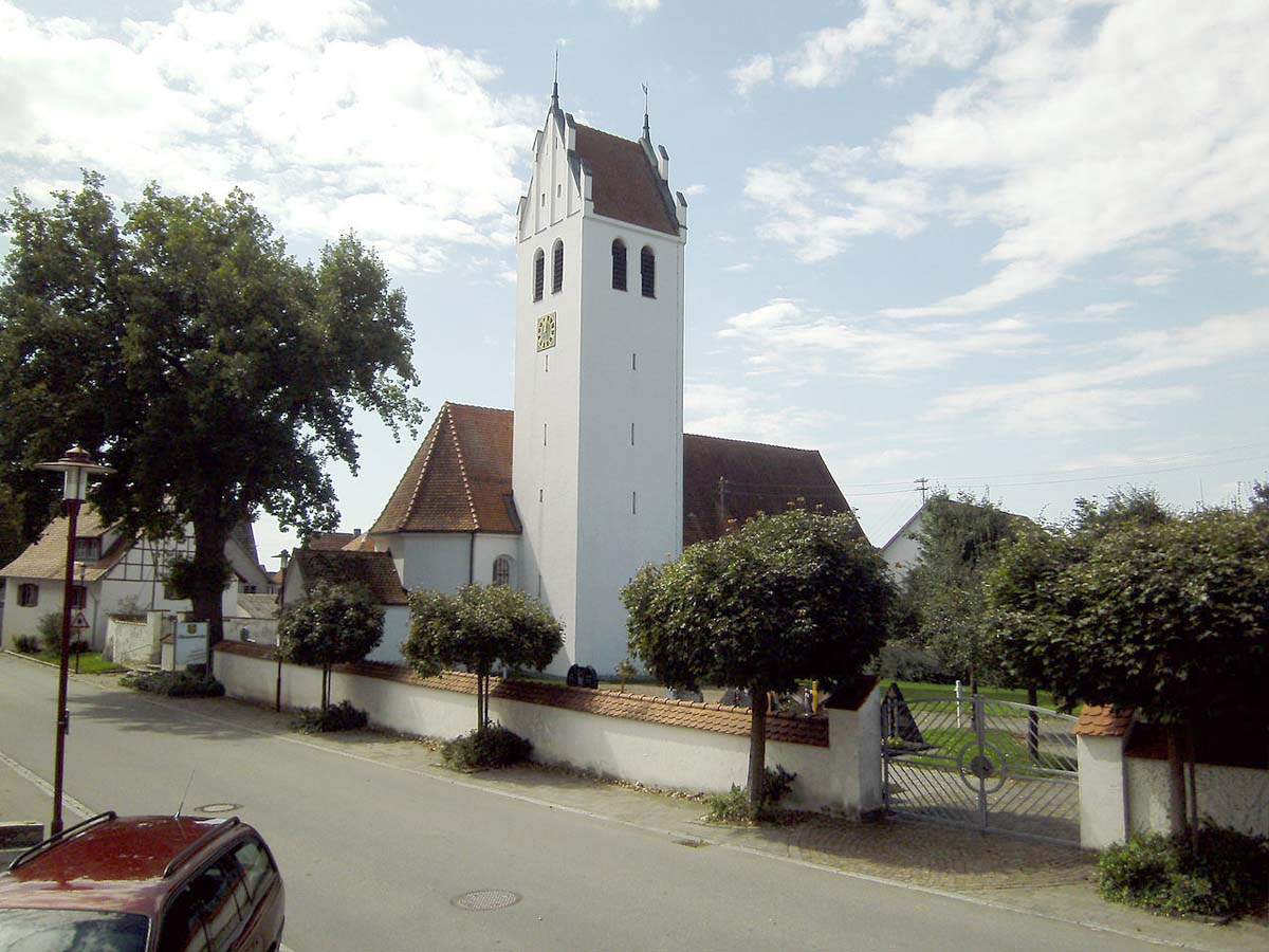 Allmannsweiler. Heilig Kreuz Kirche