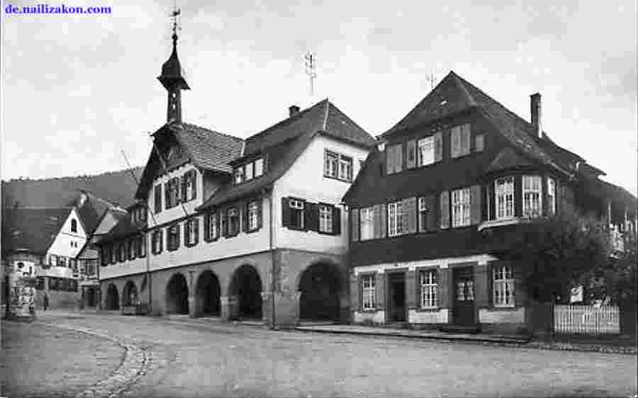 Alpirsbach. Marktplatz mit Rathaus