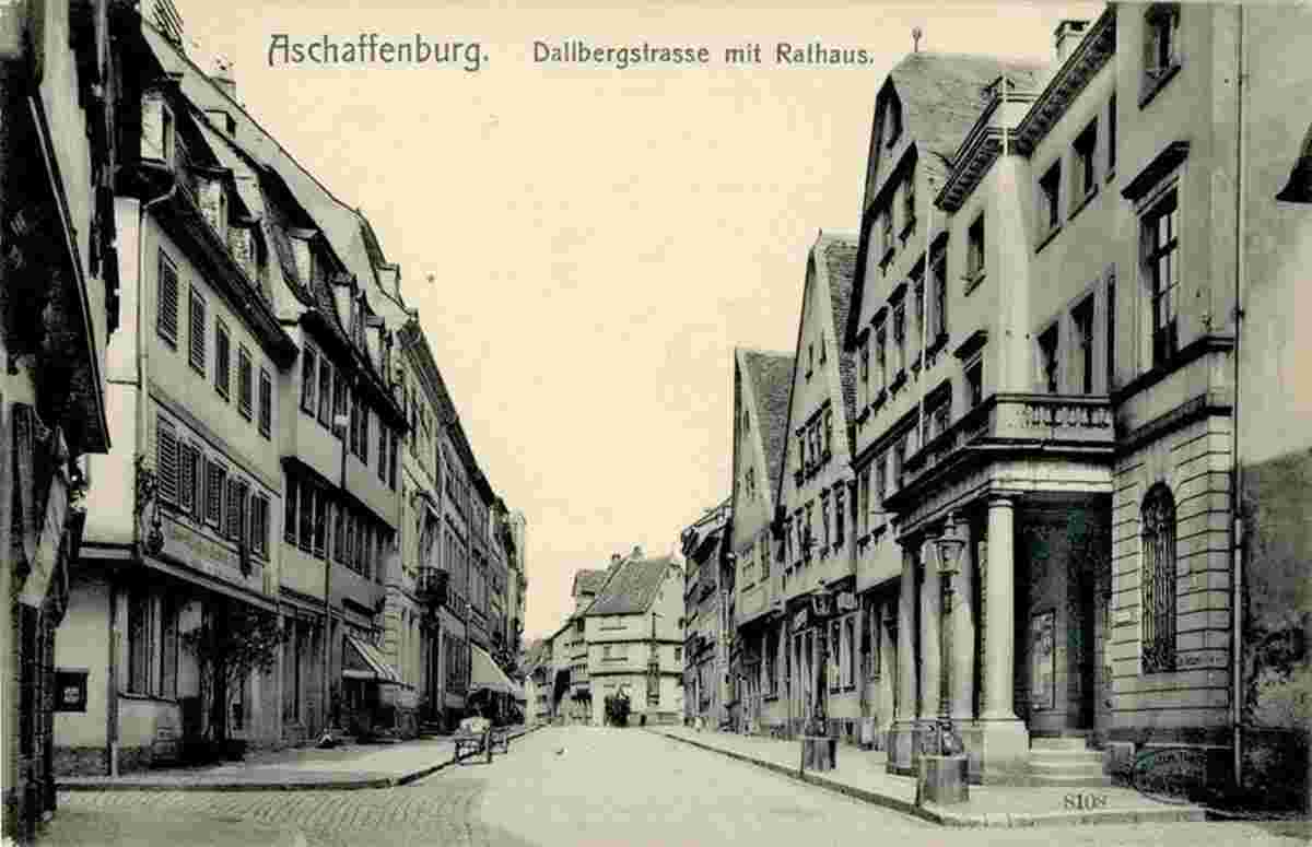 Aschaffenburg. Dalbergstraße mit Rathaus