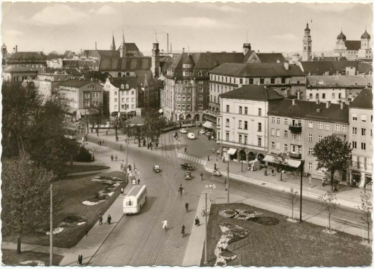Augsburg. Königsplatz mit Verkehr, 1960