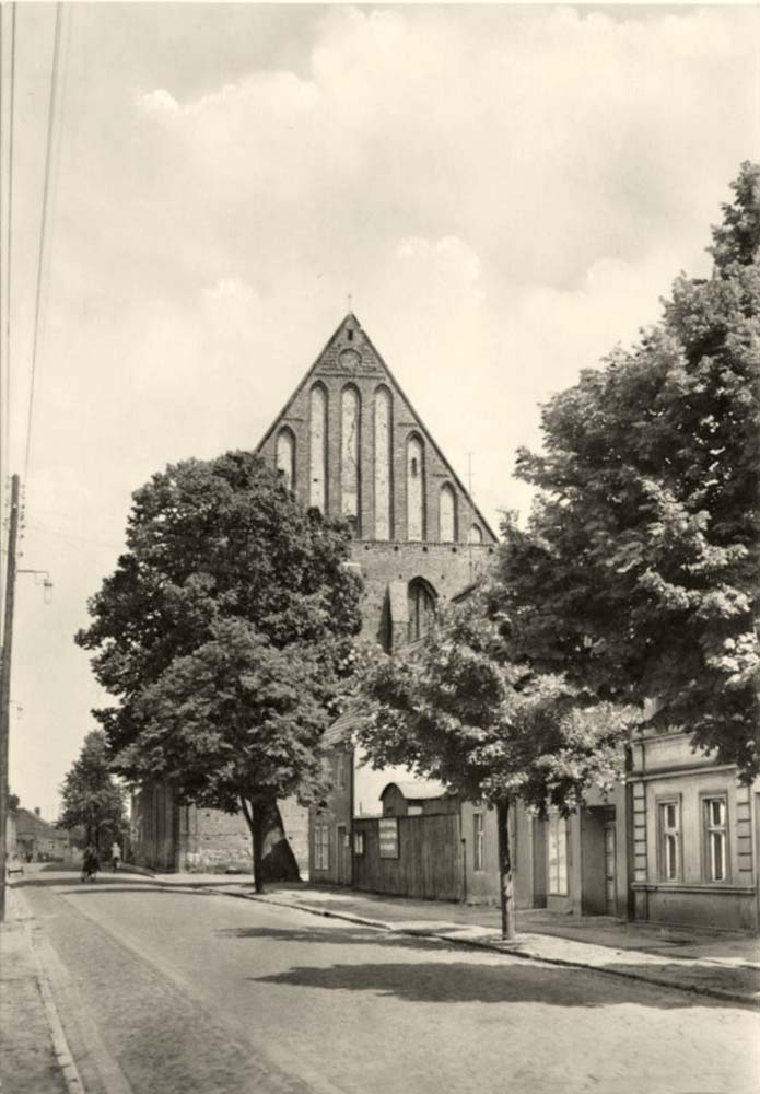 Angermünde. Straße der Freundschaft mit Kloster, 1969