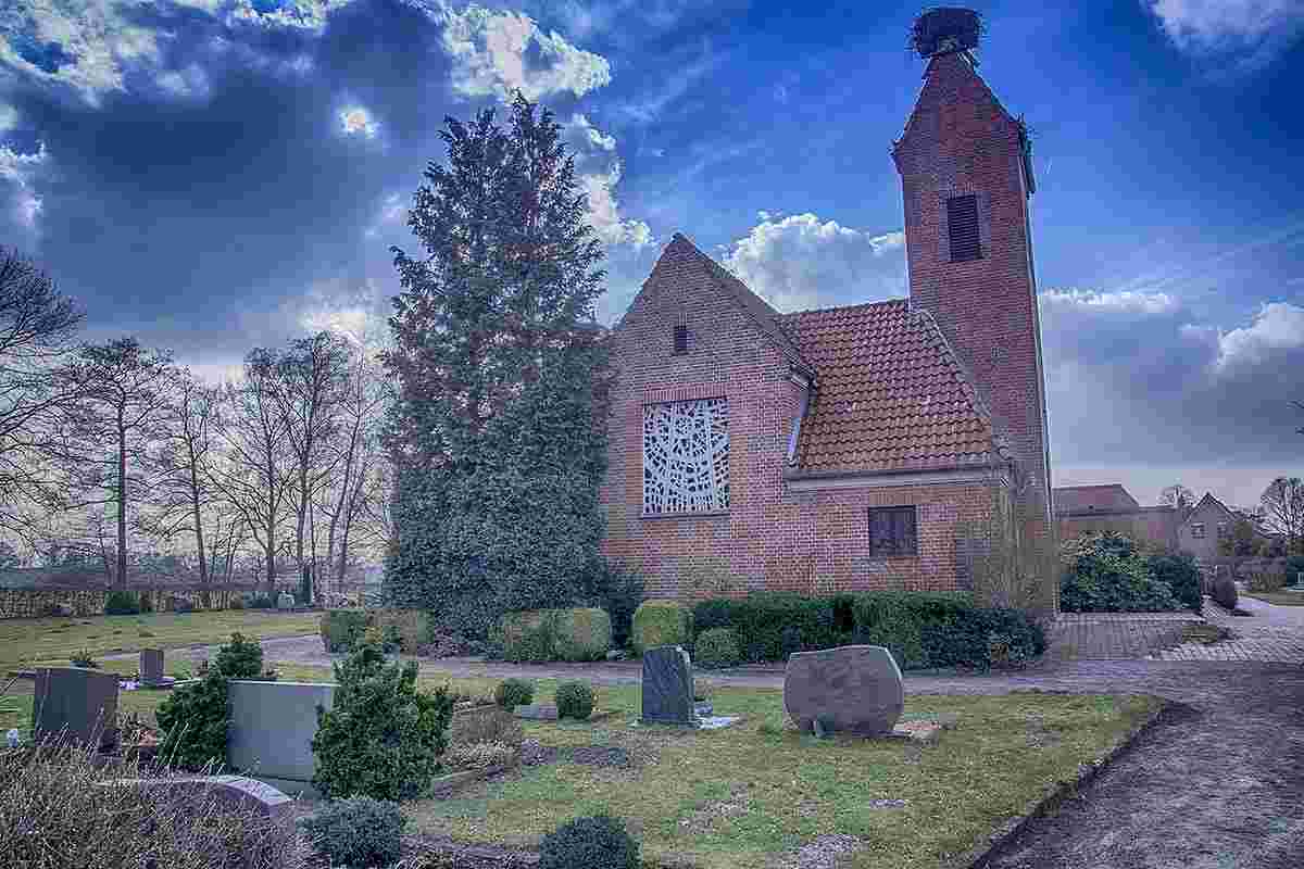 Adelheidsdorf. Kirche